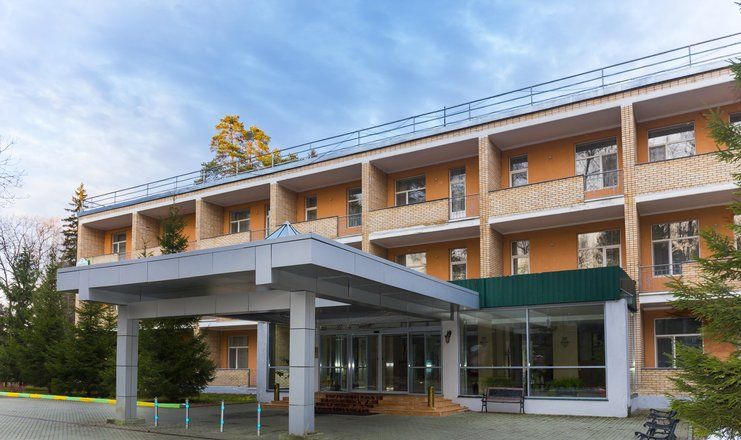 *Парк-отель "Покровское" (бывш. "Царский лес")