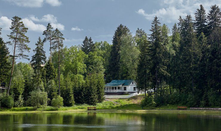 *Парк-отель "Покровское" (бывш. "Царский лес")