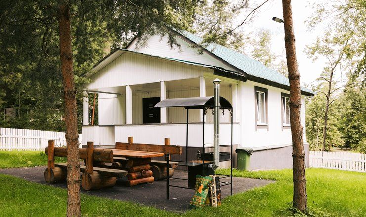 *Парк-отель "Покровское" (бывш. "Царский лес")