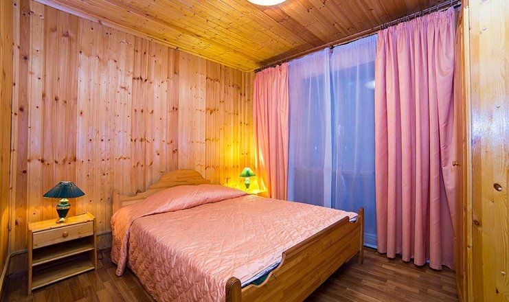 *Парк-отель "Покровское" (бывш. "Царский лес")