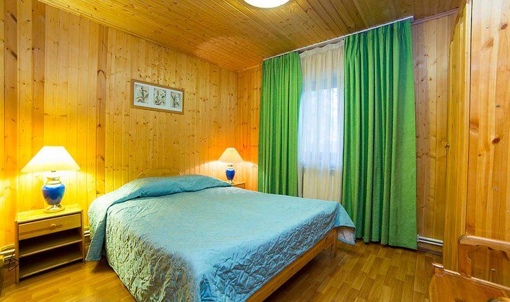 *Парк-отель "Покровское" (бывш. "Царский лес")