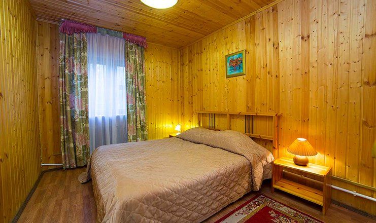 *Парк-отель "Покровское" (бывш. "Царский лес")