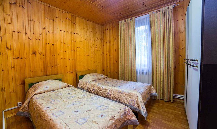 *Парк-отель "Покровское" (бывш. "Царский лес")